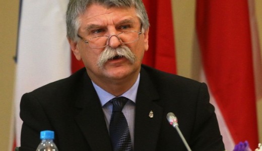 K�v�r L�szl�: Van mit megv�den�nk a nemzeti konzult�ci�val