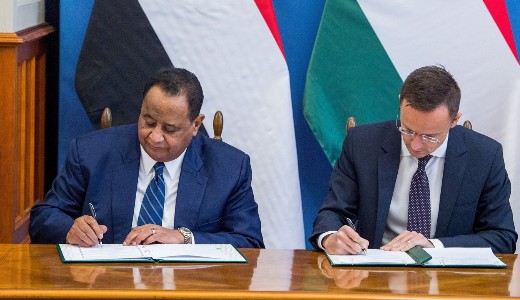 Szijj�rt�: Eur�pa biztons�ga az afrikai stabilit�ssal kezd�dik 