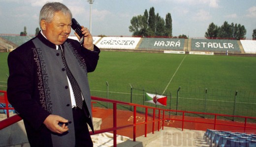 K�nyvdedik�l�s k�zben kapott agyv�rz�st Stadler J�zsef