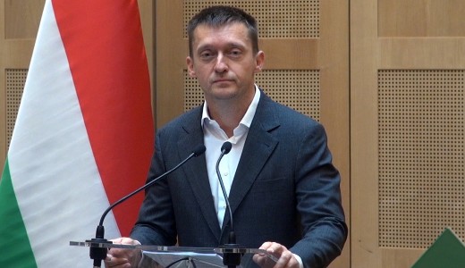 Rog�n: Soros megtartotta az eligaz�t�st Br�sszelben 