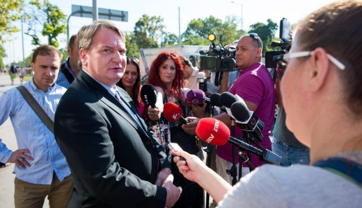 V�demel�st javasol az �gy�szs�g a jobbikos Kov�cs B�la ellen