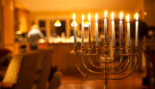 K�ves Slom�: Cinikus a Jobbik hanukai �dv�zlete