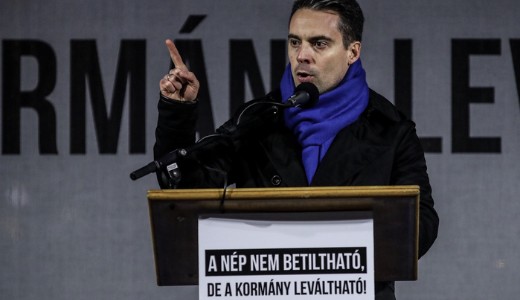 Vona t�rt�nelmi l�p�snek l�tta, hogy t�bb ellenz�ki p�rttal t�ntetett 