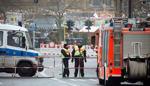 „A terrorist�k meg akarj�k semmis�teni az eg�sz eur�pai kereszt�ny civiliz�ci�t” – Mer�nylet a kar�csonyi v�s�rban – fot�k