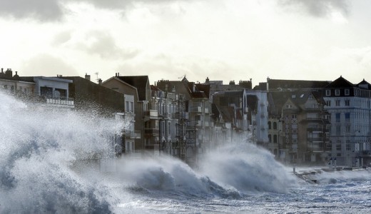 Hatalmas sz�lvihar tombol Nyugat-Eur�p�ban 