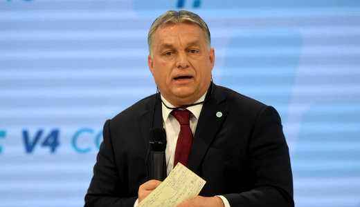 Orb�n: Soros olyann� lett, mint egy migr�ns, minden hat�rt �tl�pett