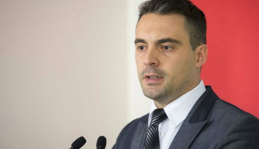 Kif�ggesztett�k Vona f�nyk�p�t egy isztambuli baz�rban