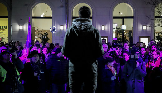 Kem�ny helyzet, gy�r k�z�ns�g volt a Momentum Elios-t�ntet�s�n