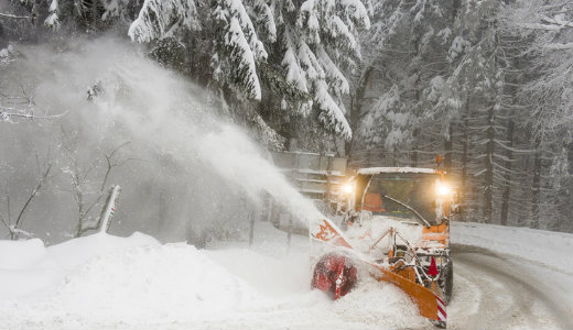 Buszbalesetek, �tlez�r�sok Itt m�r nagy a baj az orsz�gban a havaz�s miatt