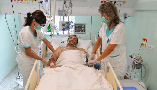 Volt, akinek 1 forinttal n�tt a b�re az eg�szs�g�gyben