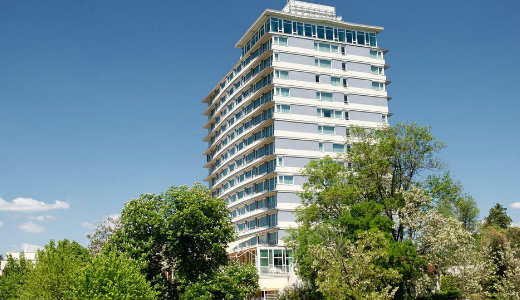 J� sok sz�llod�t pakolnak M�sz�ros L�rinc�k c�g�be