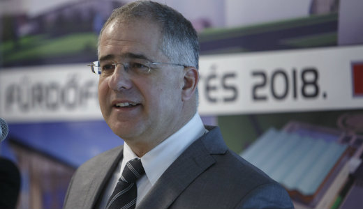 Magyar Nemzet: K�sa Lajos 4,3 milli�rd eur� felett rendelkezett. K�sa: Kamu, sz�lh�moss�g