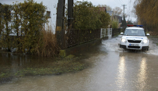 Kritikus a v�zszint a Balatonn�l