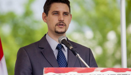 A jobbikos Farkas Gergely p�nzt aj�nl az LMP-jel�ltnek a visszal�p�s�rt