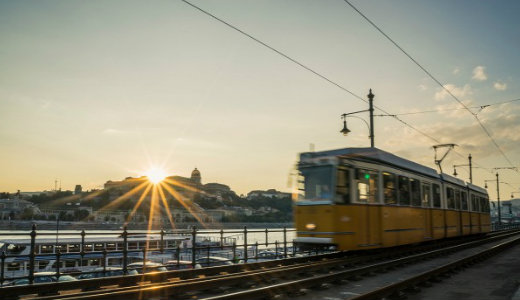 �s akkor most megint elb�cs�zunk a t�lt�l