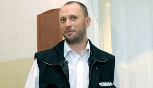 Vide��zenet Von�nak: jobban j�rn�l, ha berakn�d azt a p�nzt egy b�r�ndbe, amit Simit�l kapt�l �s elmenn�l