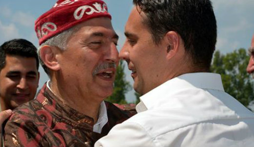 A p�pa elleni mer�nylet v�dlottj�val fot�zkodott Vona G�bor