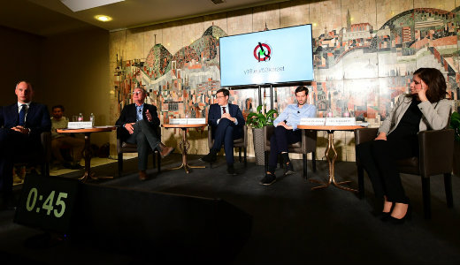 Amikor Sz�l Bernadett felh�zta az ellenz�ki p�rtvez�reket