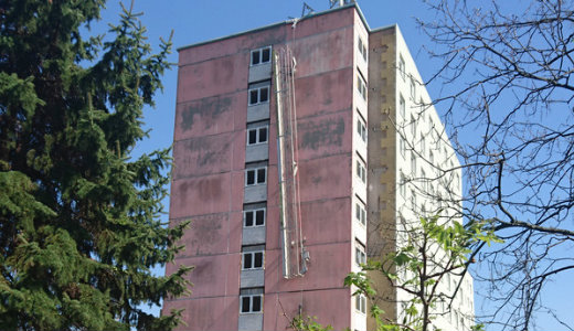 Trag�dia - Emberek zuhantak a m�lybe az ELTE t�z emeletes koll�gium�n�l