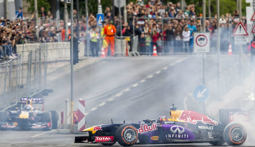 A hossz� h�tv�g�n j�rni fog a 3-as metr�, cser�be a f�l v�ros k�oszba borul