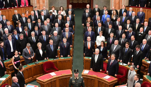 Gyurcs�ny�k kieg�sz�tett�k az esk�t, Hadh�zy be sem ment