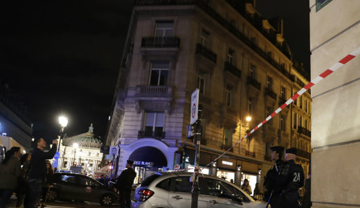 K�ses t�mad�s P�rizsban, k�t halott, a rend�r�k lel�tt�k a t�mad�t