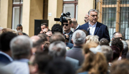 Orb�n Viktor �jabb kamp�nyba kezdett