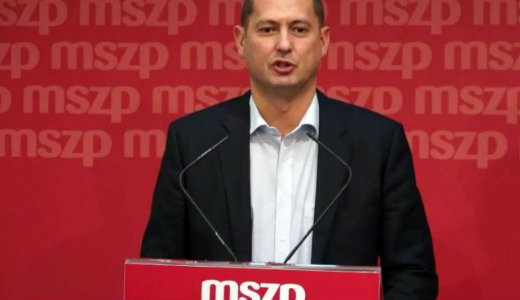 Moln�r Zsolt visszavette a sz�ket Kunhalmi �gnest�l