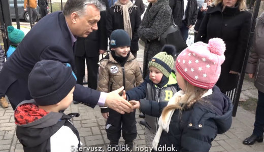 Orb�n: Megb�rs�goltak az oviban, ennyit a magyar demokr�cia �llapot�r�l