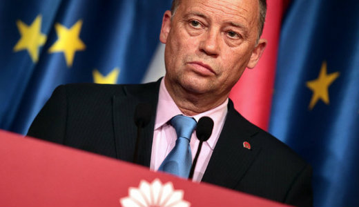 „K.rv�k vagyunk a kupler�jban” – Kipakolt az MSZP-s eln�kjel�lt a saj�t p�rtj�r�l, de Orb�nr�l is durv�t mondott 