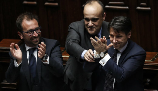 Megvan a rebellis olasz korm�ny, itt a „harmadik k�zt�rsas�g”