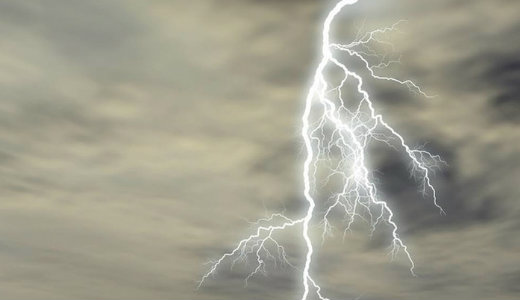 Csak �gy z�dult a j�g az �gb�l: m�r most komoly k�rokat okozott az orsz�gba �rkez� szupercella – vide�k