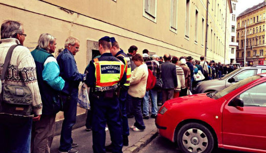 A Fidesz betiltan� a hajl�ktalans�got