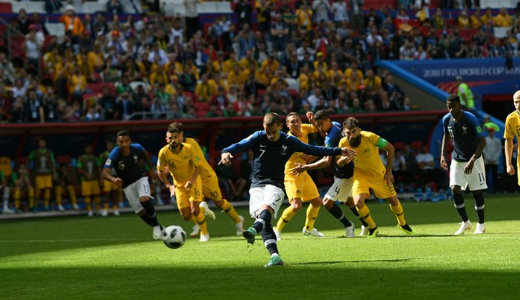 A vide�b�r� �s a chipes labda sz�ll�totta a franci�k neh�zkes gy�zelm�t 