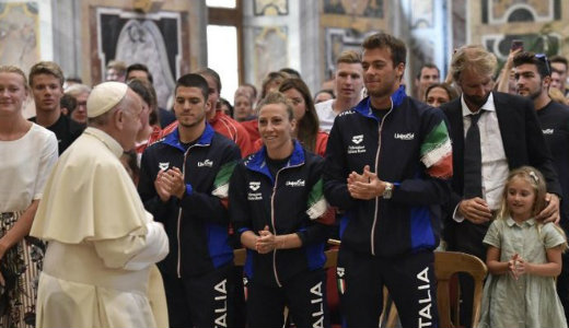 Magyar �sz�kat fogadott Ferenc p�pa