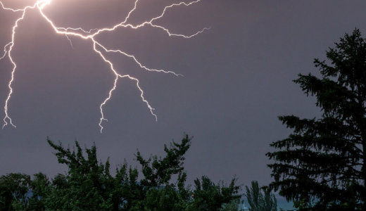 Egy csal�d tagjaiba csapott bele a vill�m Gyenesdi�son