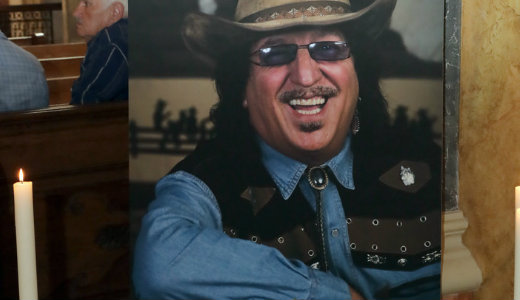 Gy�sz: v�gs� b�cs�t vettek a zen�szlegend�t�l, Orb�n J�zsit�l