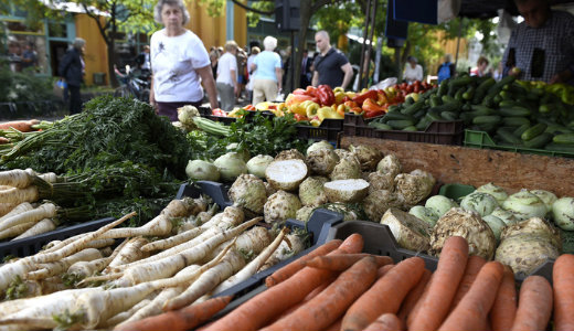 Minden harmadik eur�pai gy�m�lcs vagy z�lds�g t�l cs�nya, hogy piacra ker�lj�n