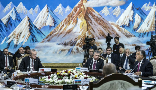 Orb�n Kirgiziszt�nban: Megd�lt a r�gi vil�grend