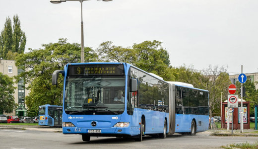 Senkinek nem kellettek, a BKV megvette a leselejtezett csukl�s buszokat