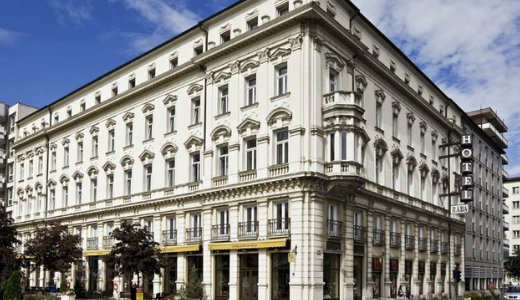 A gy�ri R�ba Hotel �sszes pinc�re felmondott