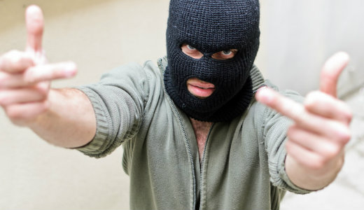 Brut�lis: maszkos szlov�kiai hulig�nok vertek n�ket �s gyerekeket Miskolcon – vide�val