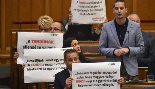 Kvr Orbn-idzetek miatt kizrta az LMP tagjait a parlament lsrl
