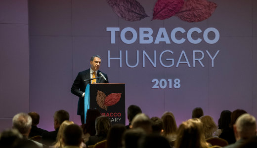 L�z�r megtiltan� a doh�nyz�st mindenkinek, aki 2020 ut�n sz�letik