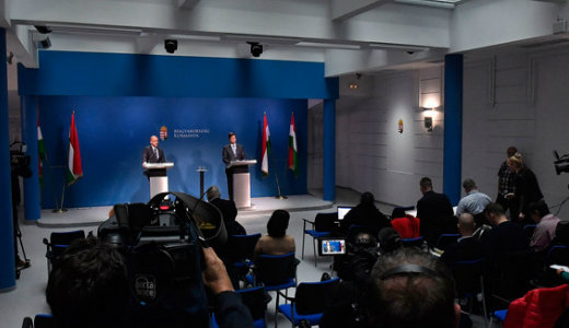 Bejelent�shegyek: nem is h�rom s�lyponti k�rh�z lesz, tolnak p�nzt a hullad�ksz�ll�t�knak, TAO-p�nzek �s hat�rv�delem