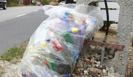 Hi�ba fizetnek �rte, a nyakukon marad a felgy�lemlett hullad�k: ki viszi el a szemet�nket? 