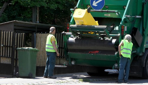 Szem�tk�osz: megvonta a Z�ld H�d enged�ly�t a kukaholding