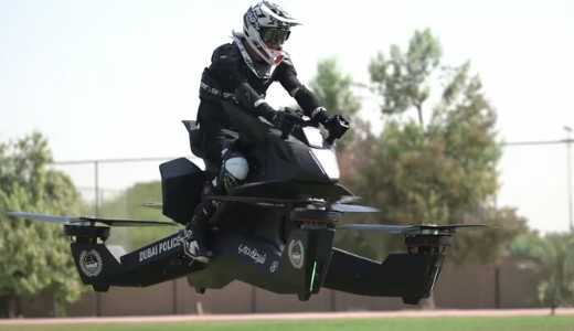 A j�v� el�rkezett: Dubai bemutatta a rend�rs�g rep�l� motorjait 