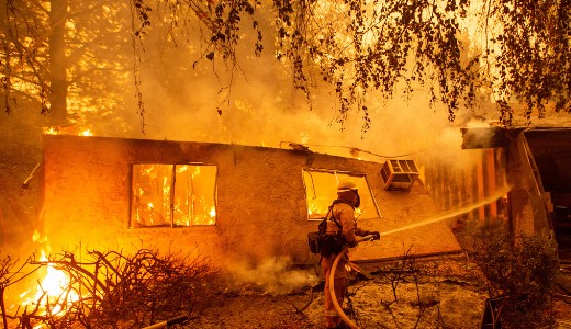 A kaliforniai t�zv�sz elpuszt�tott egy v�rost, 9 halott