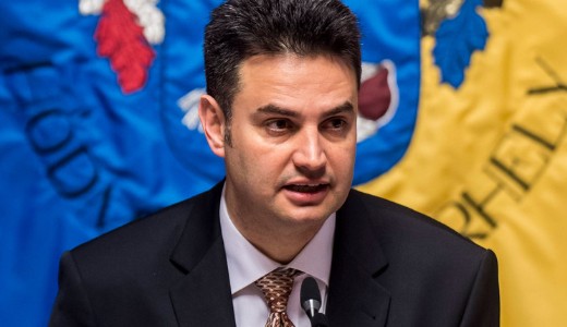 M�rki-Zay P�ter olyan mozgalmat alak�tott, amivel az �sszes telep�l�st elvenn�k a Fideszt�l – �k vannak vele 